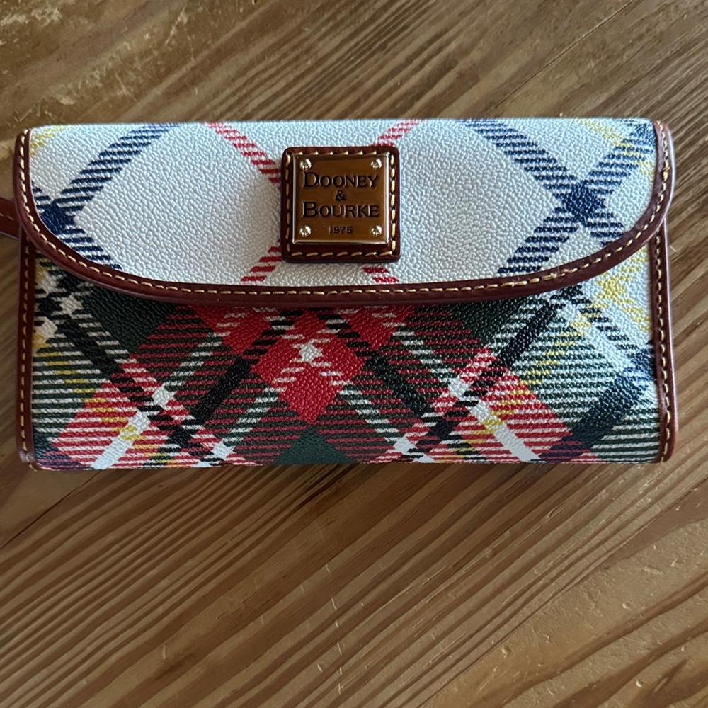 Dooney & Bourke Windsor Continental White Tartan Plaid Wallet